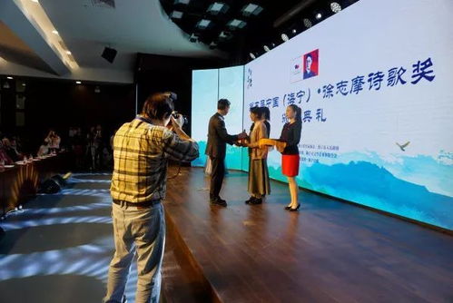 頒獎禮儀服務彰顯文明，志愿服務助力徐志摩詩歌節服裝服飾批發